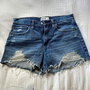 Abercrombie&Fitch Mid Rise Boyfriend Shorts